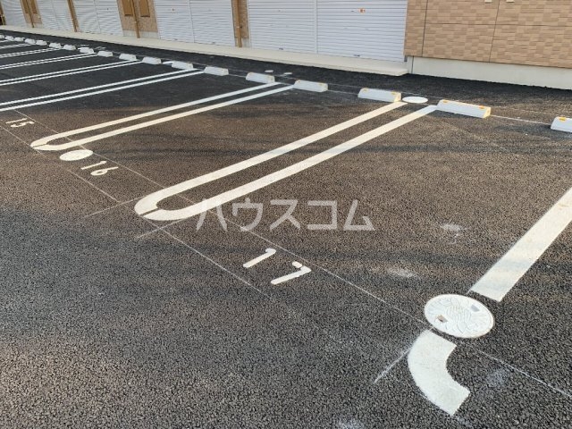 23/25 駐車場