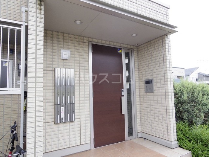 18/26 エントランス