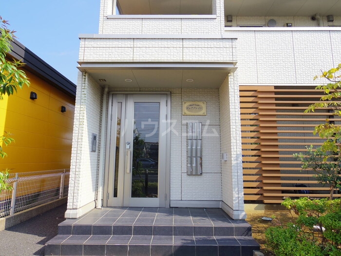 26/30 エントランス