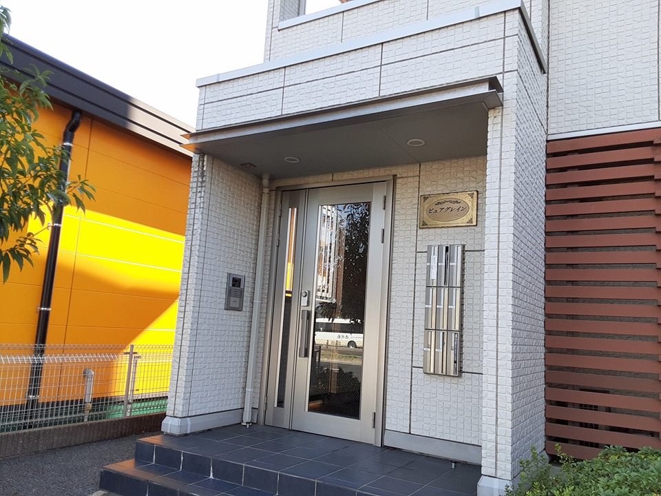 28/30 エントランス