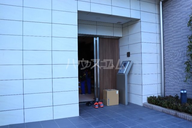 25/30 エントランス