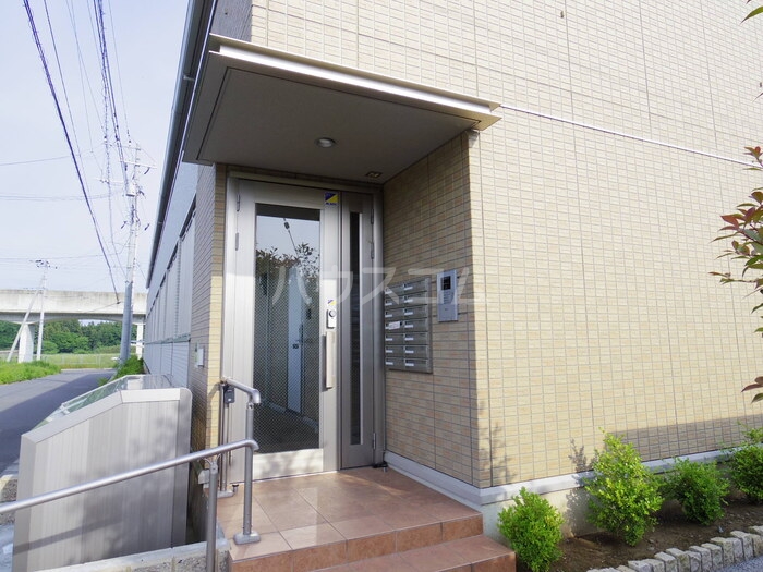 18/22 エントランス