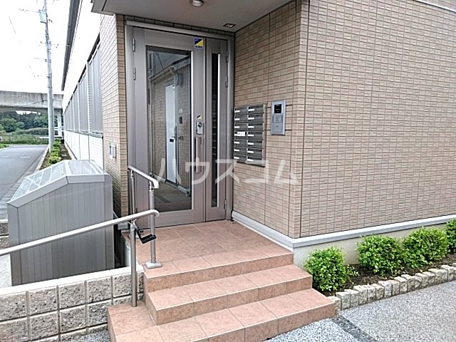 18/22 エントランス