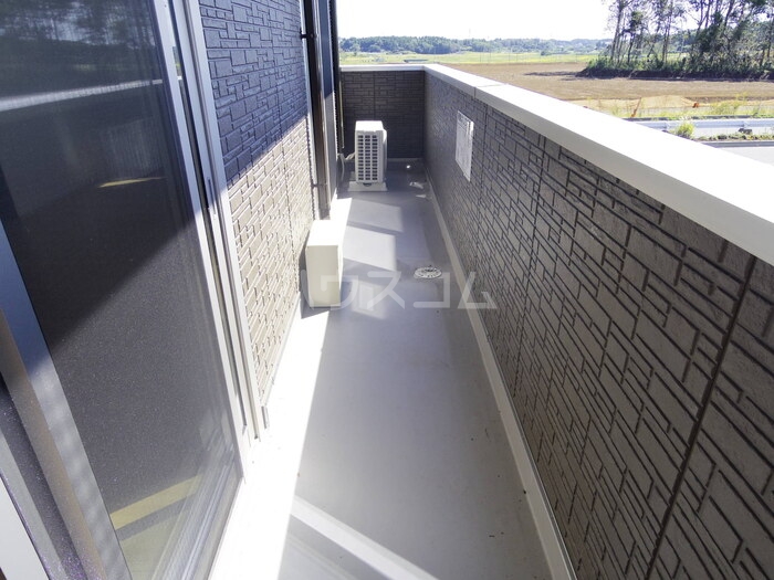 13/22 バルコニー