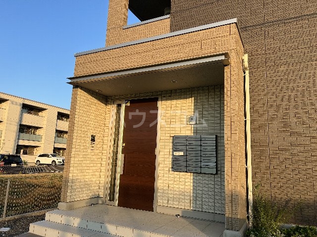 25/30 エントランス