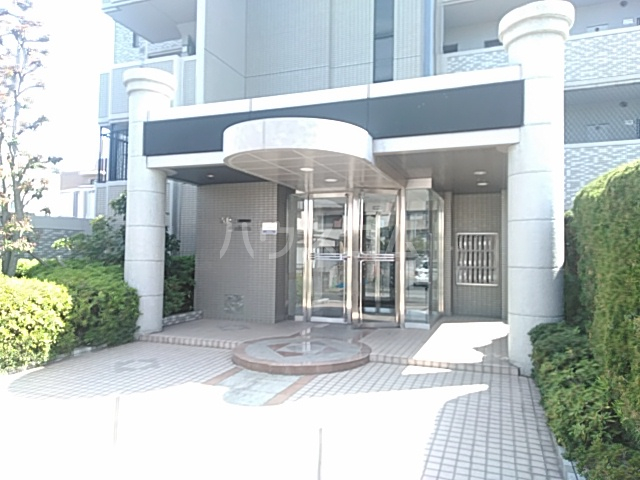 20/30 エントランス