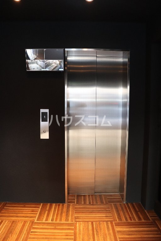 25/30 エントランス