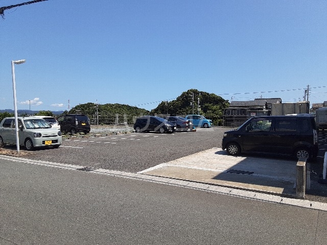 26/30 駐車場