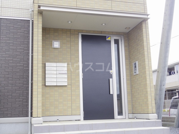 18/26 エントランス