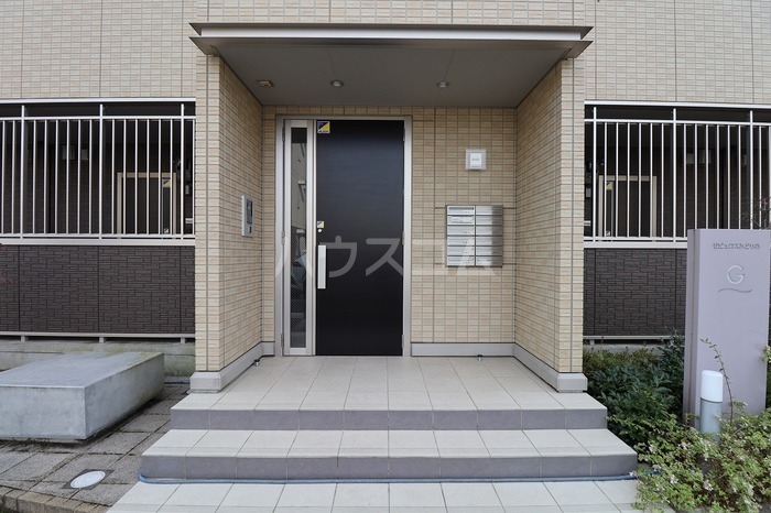 14/23 エントランス