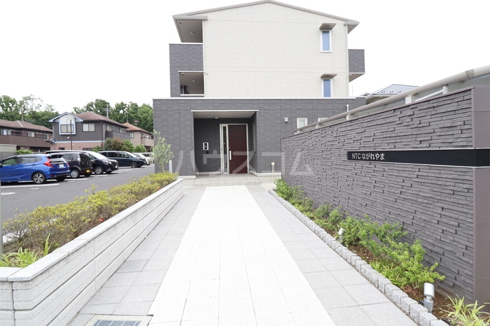 22/25 エントランス