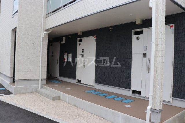 26/30 エントランス