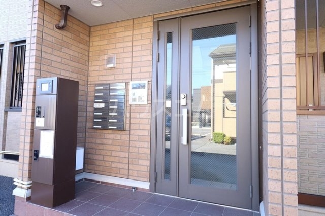 16/22 エントランス