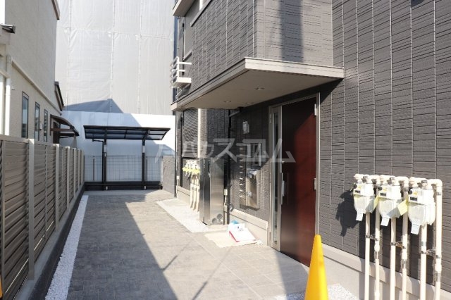 2/4 エントランス