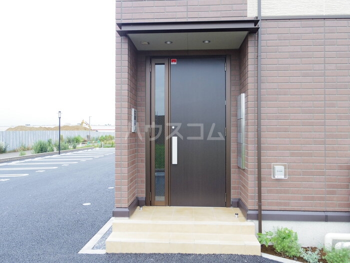 21/30 エントランス