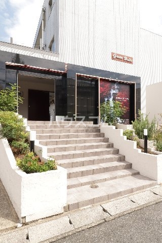 28/30 エントランス