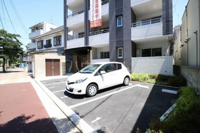 23/30 駐車場