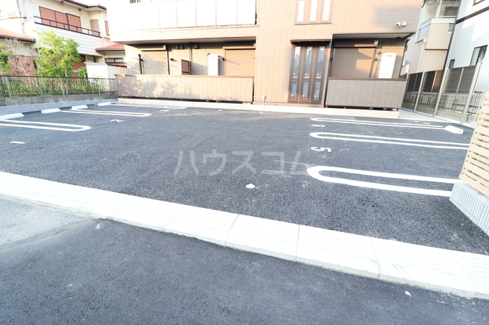 16/17 駐車場
