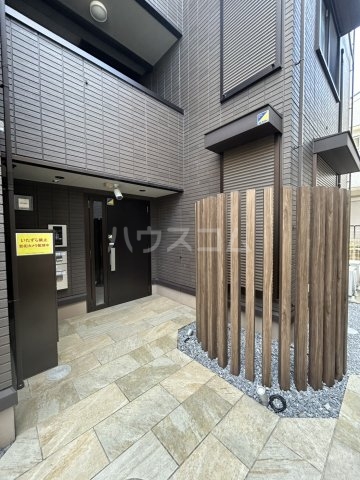 25/30 エントランス