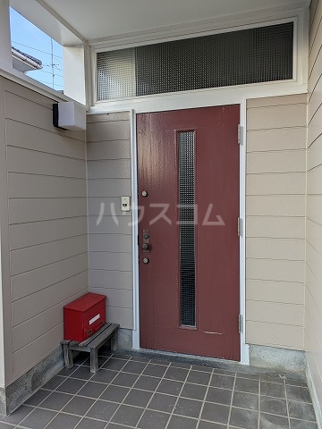 25/27 エントランス