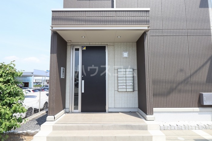 25/30 エントランス