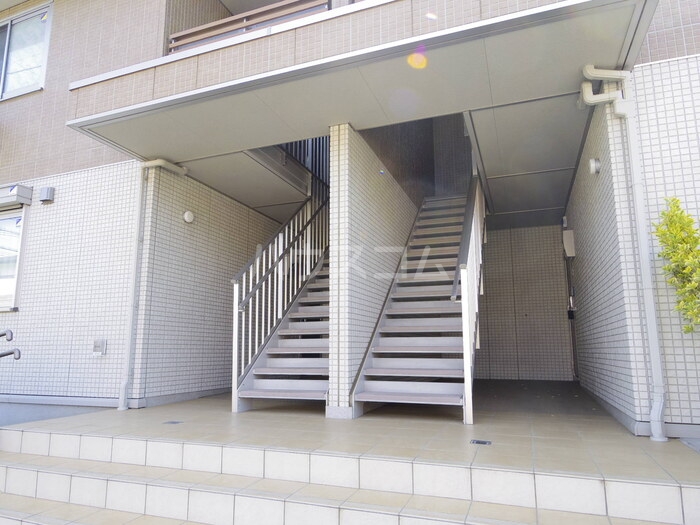 19/22 エントランス