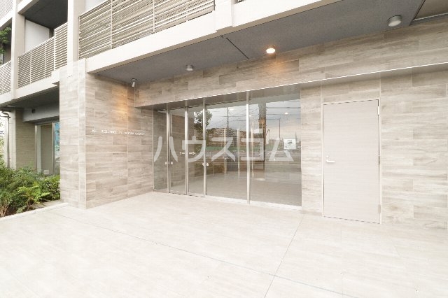 28/30 エントランス