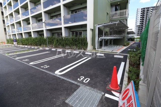 28/30 駐車場