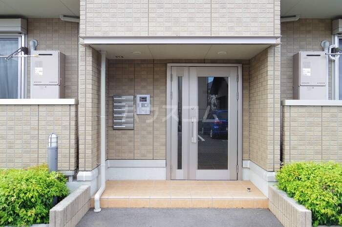 18/25 エントランス