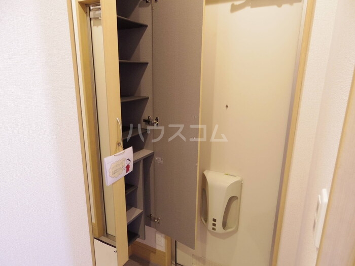 14/30 玄関