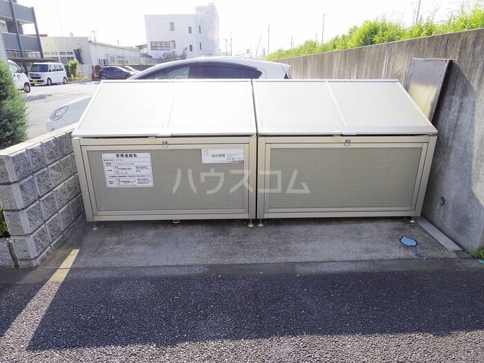 25/27 駐車場