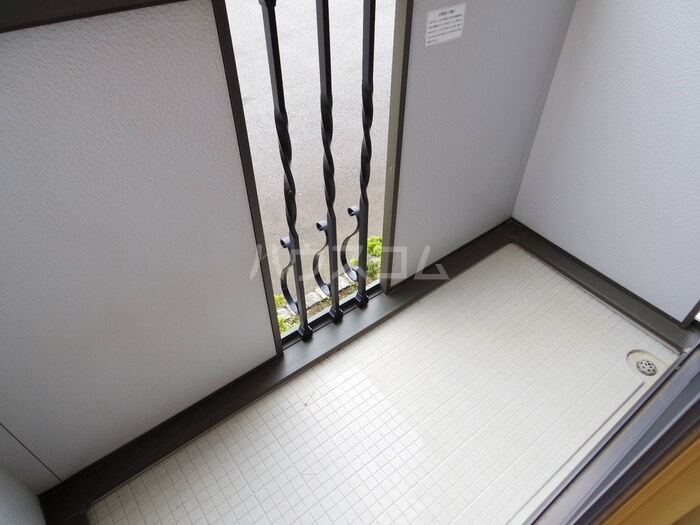 13/23 バルコニー