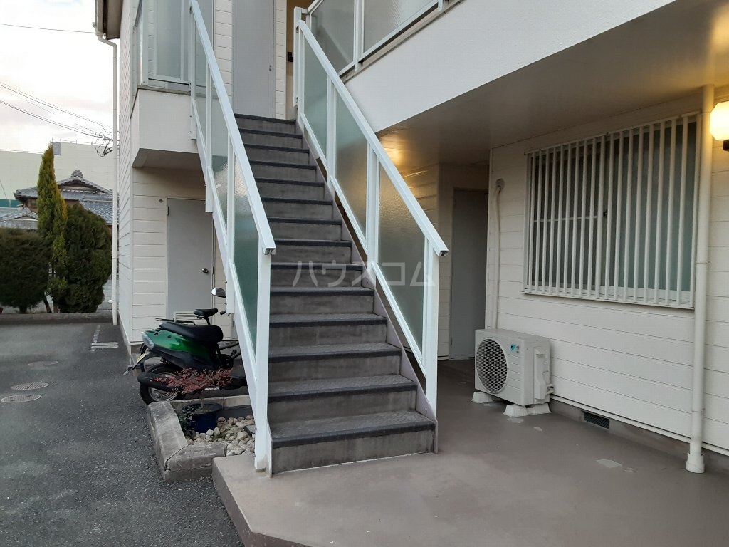 14/23 エントランス