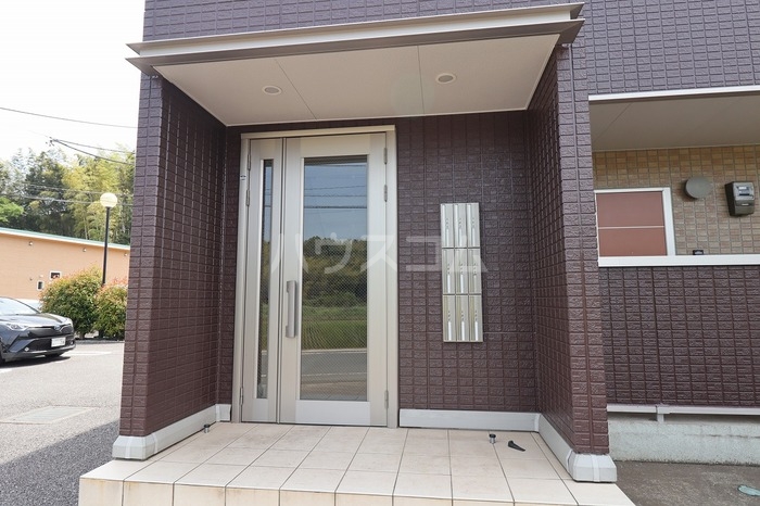 2/4 エントランス