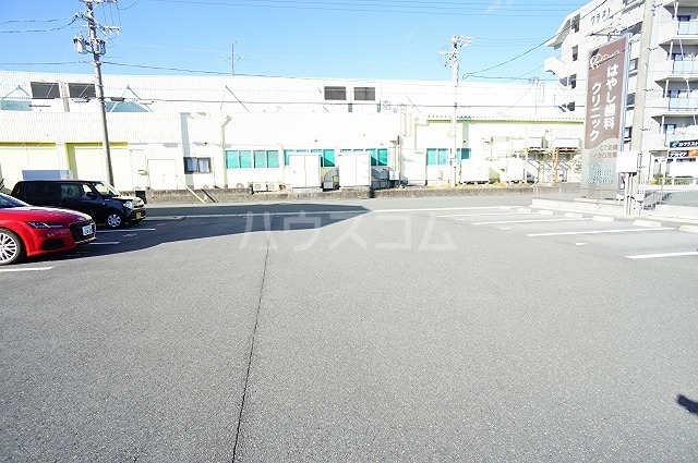 22/28 駐車場