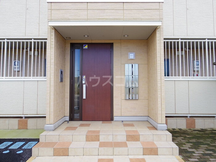 24/27 エントランス