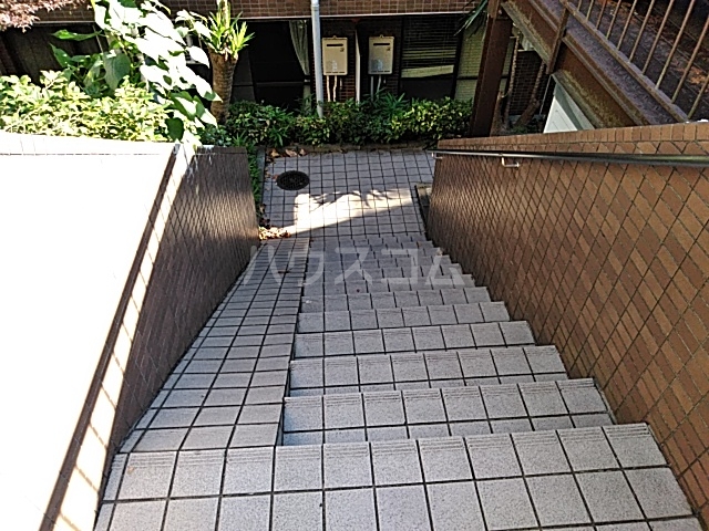 14/17 エントランス