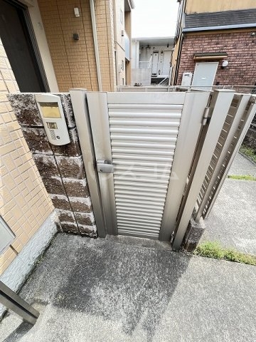 28/30 エントランス