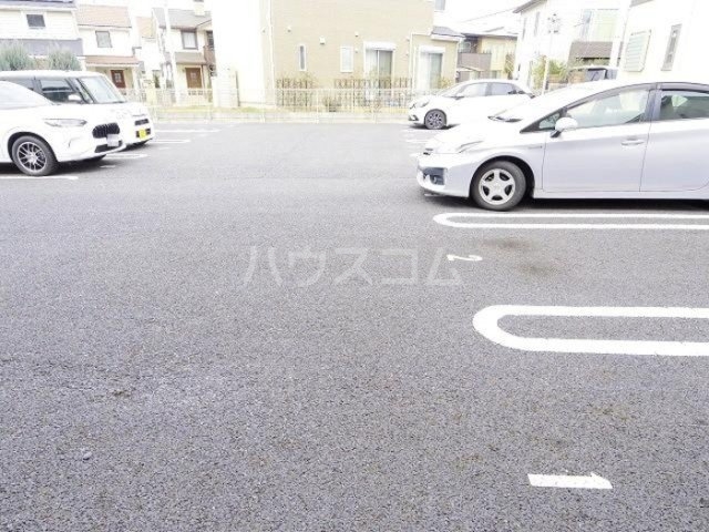 16/20 駐車場
