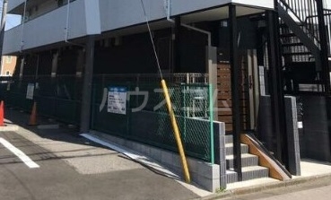 13/23 エントランス