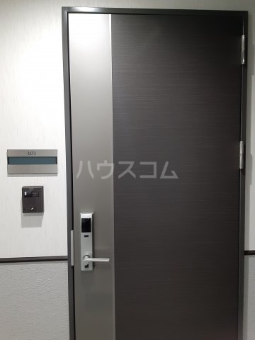 13/30 玄関