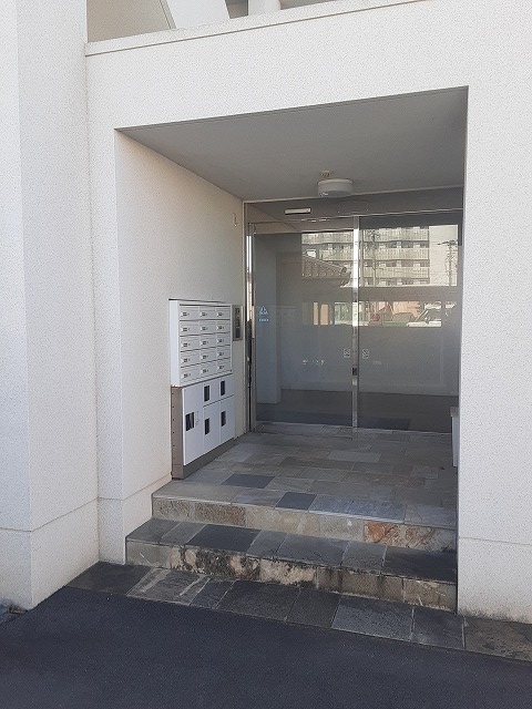 25/30 エントランス