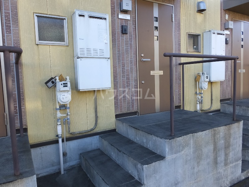 23/25 エントランス