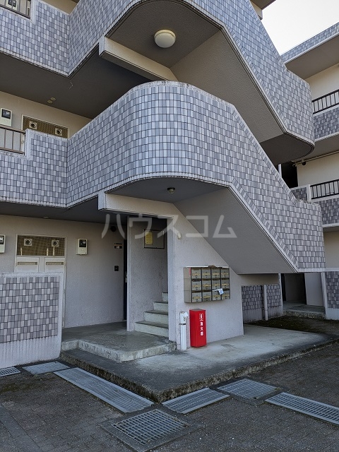 22/26 エントランス