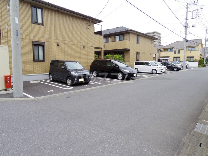 2/5 駐車場