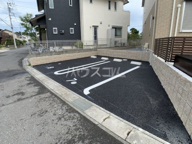 28/30 駐車場