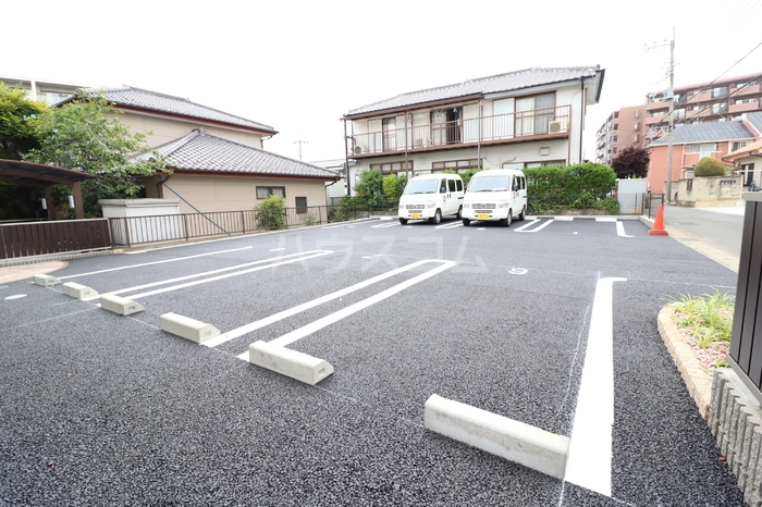 18/19 駐車場