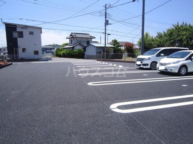 2/3 駐車場