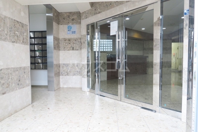 18/24 エントランス