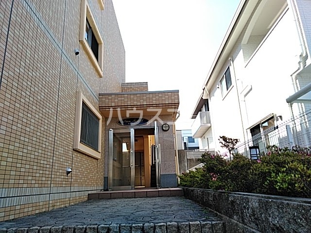 14/19 エントランス